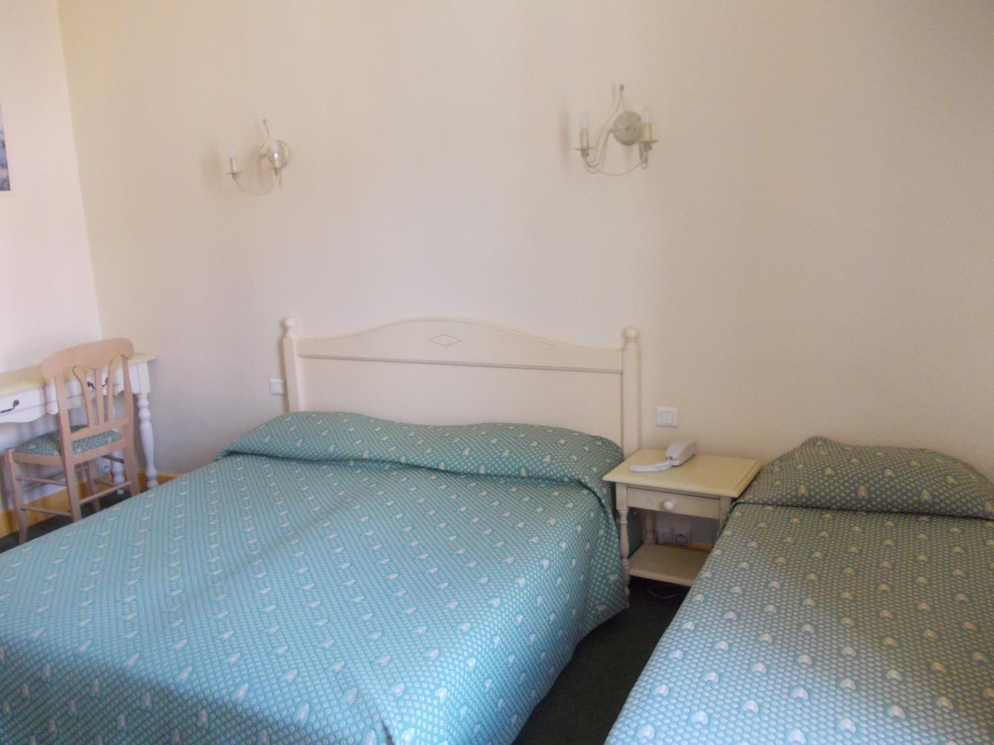 ביוליו-סור-מר Hotel Marcellin חדר תמונה