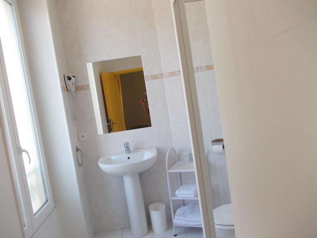 ביוליו-סור-מר Hotel Marcellin חדר תמונה