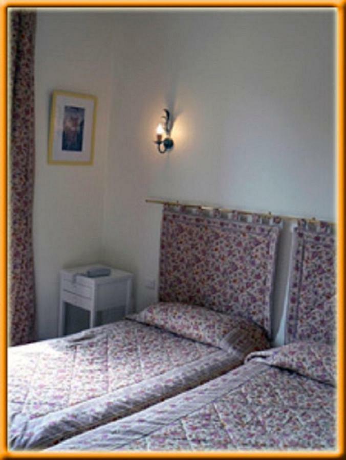 ביוליו-סור-מר Hotel Marcellin חדר תמונה